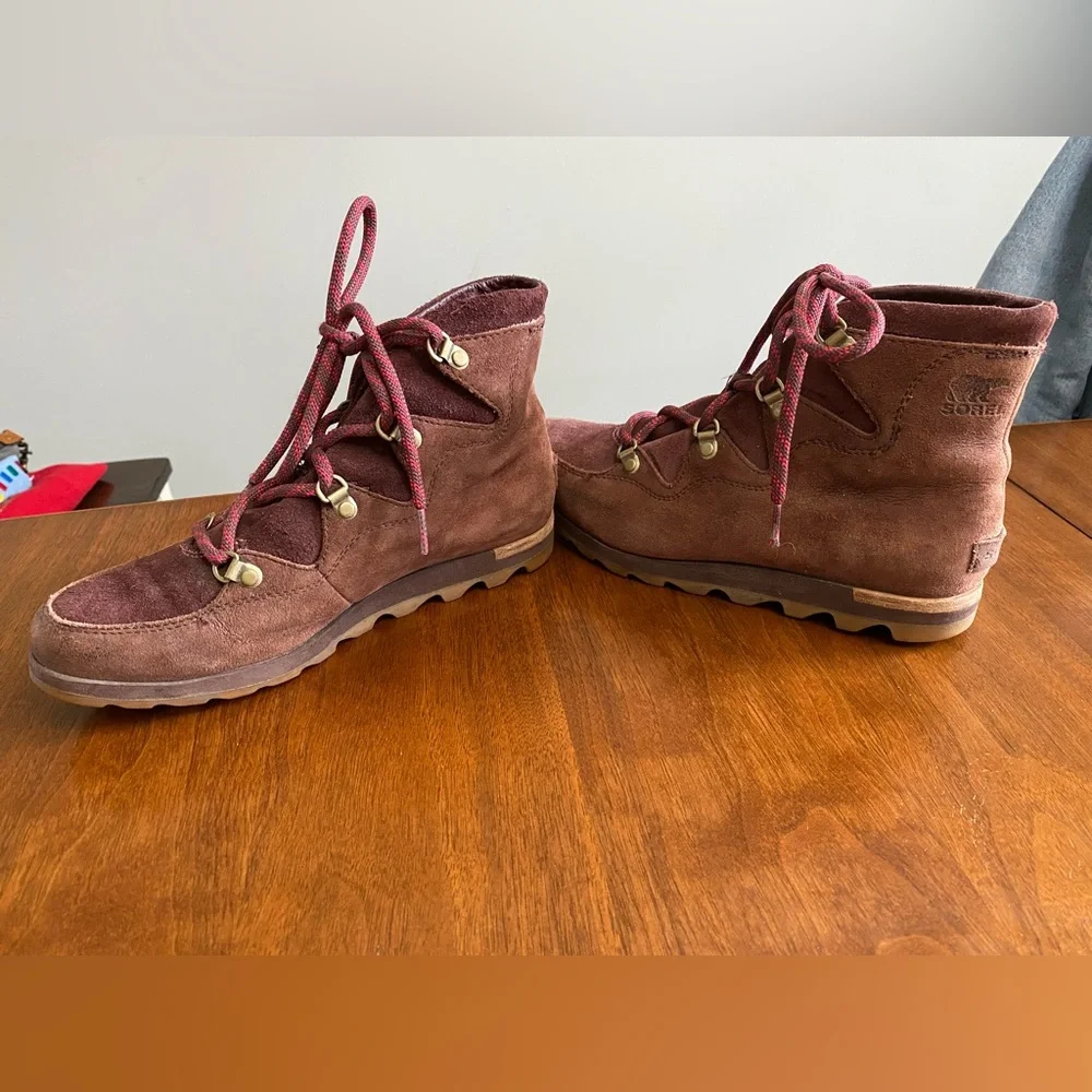 SOREL Womens Size 8 Sneakchic‎ Alpine Boots Redwood Suede NL2775-628